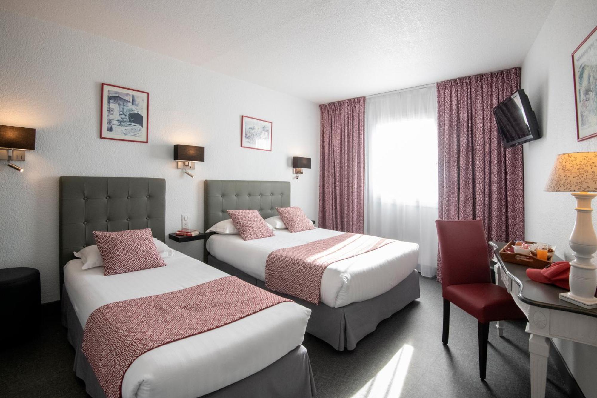 Hotel Du Forum Carpentras Exterior photo